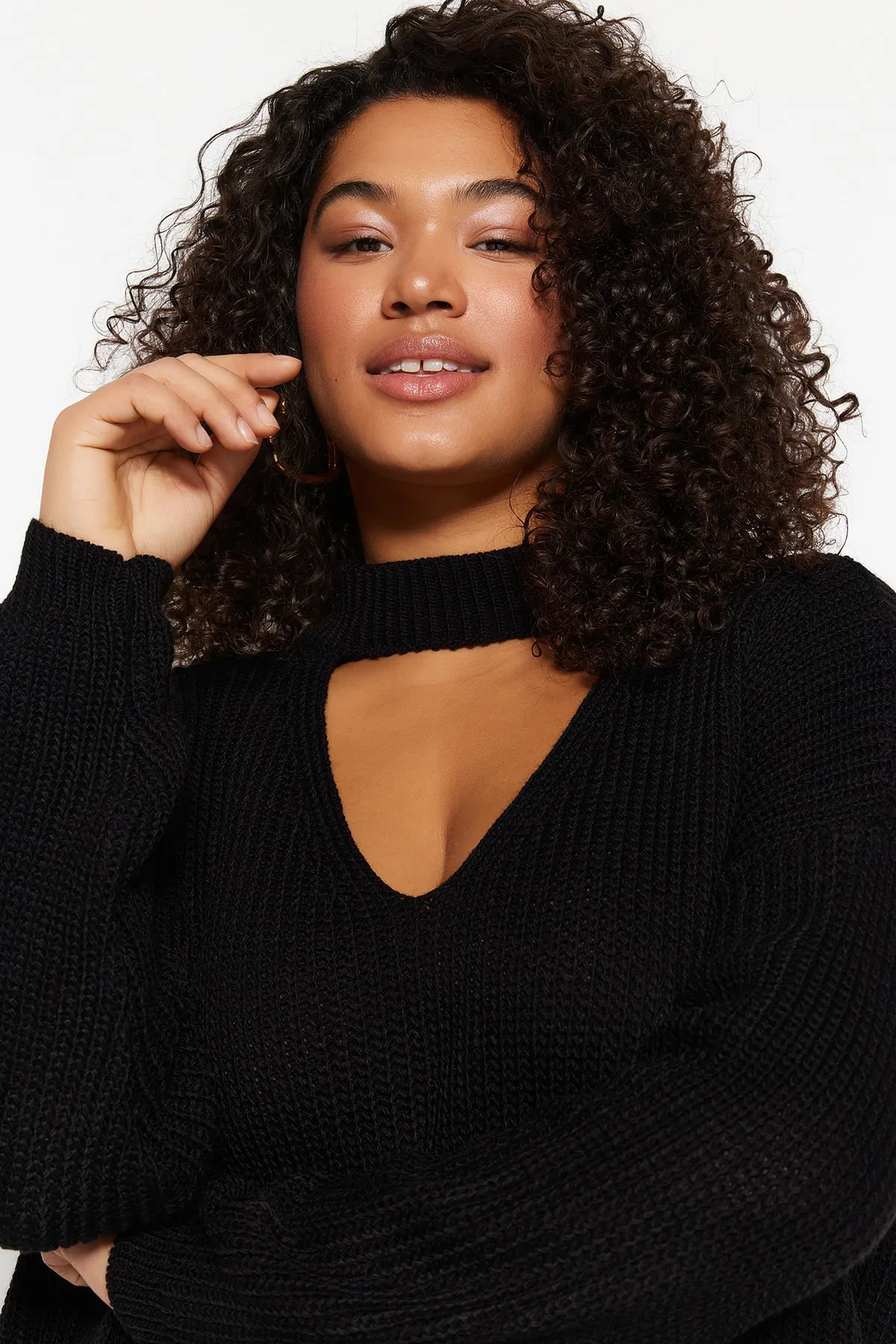 Trendyol Curve  Schwarzer, detaillierter Strickpullover mit Kragen TBBAW23AN00020