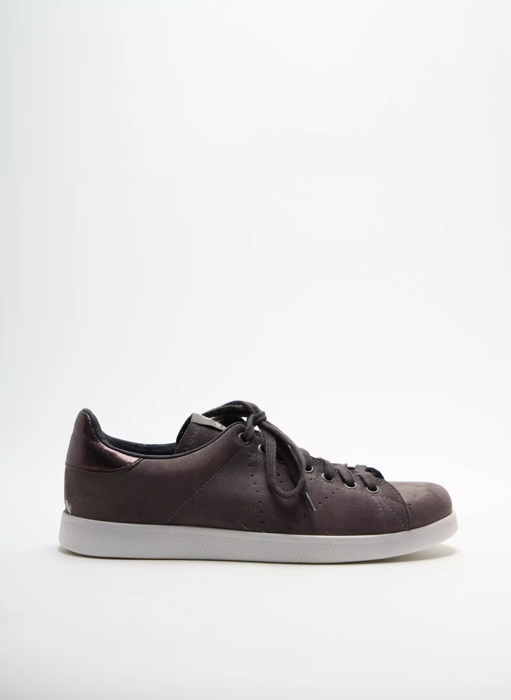 Victoria Baskets Femme couleur gris