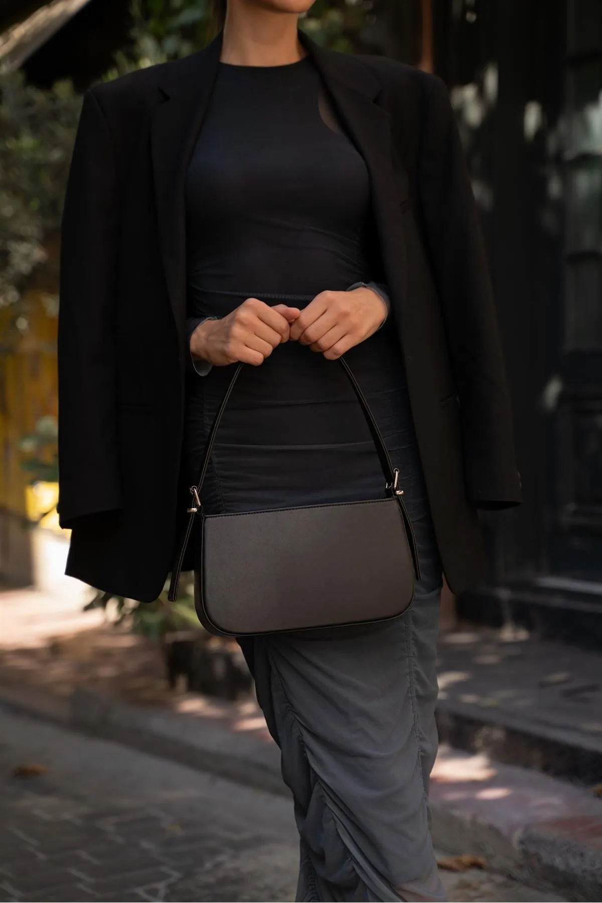 Madamra  Schwarze Baguette-Tasche für Damen mit Gürtelriemen