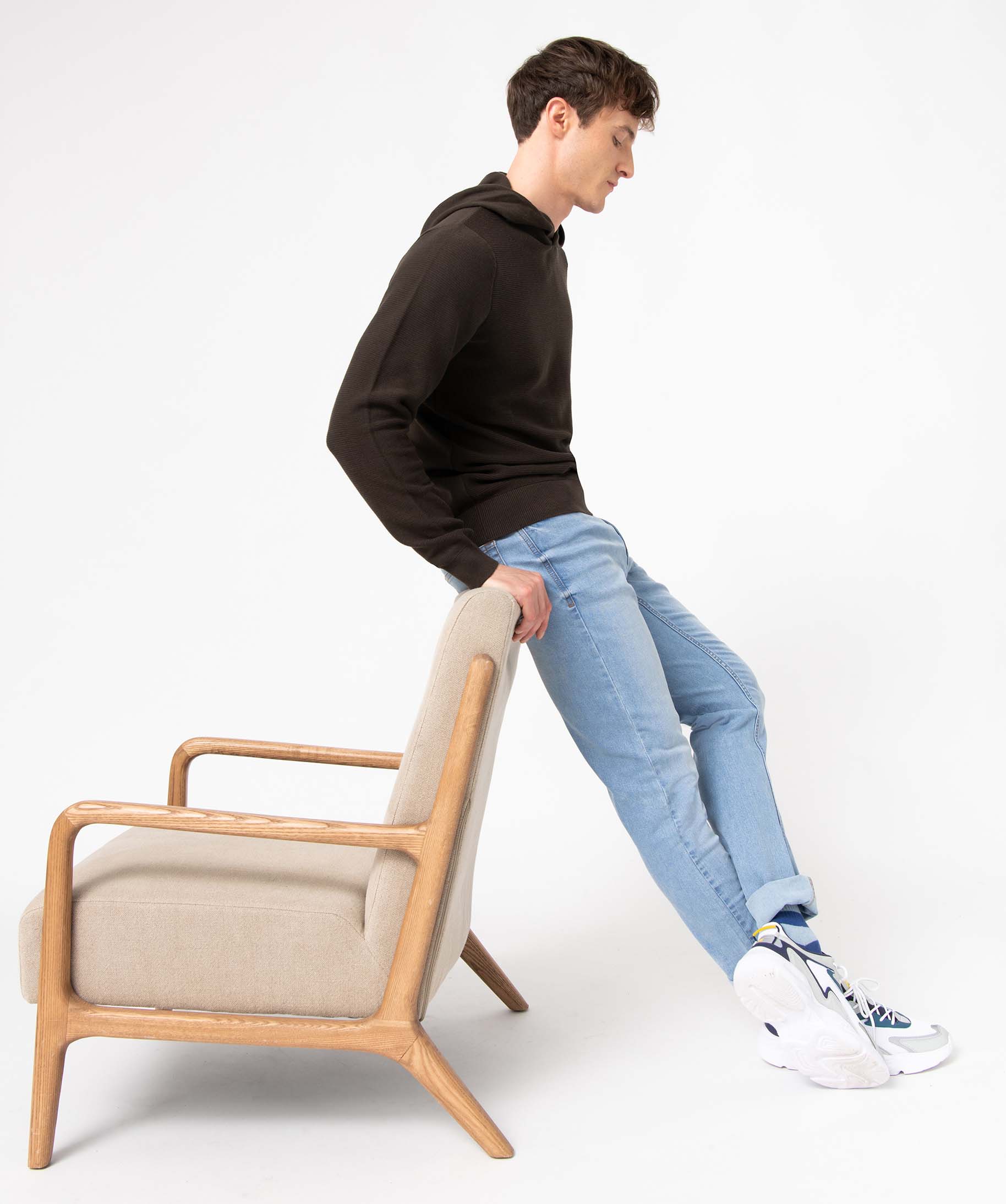 Pull homme en maille ctelée à capuche marron | GEMO
