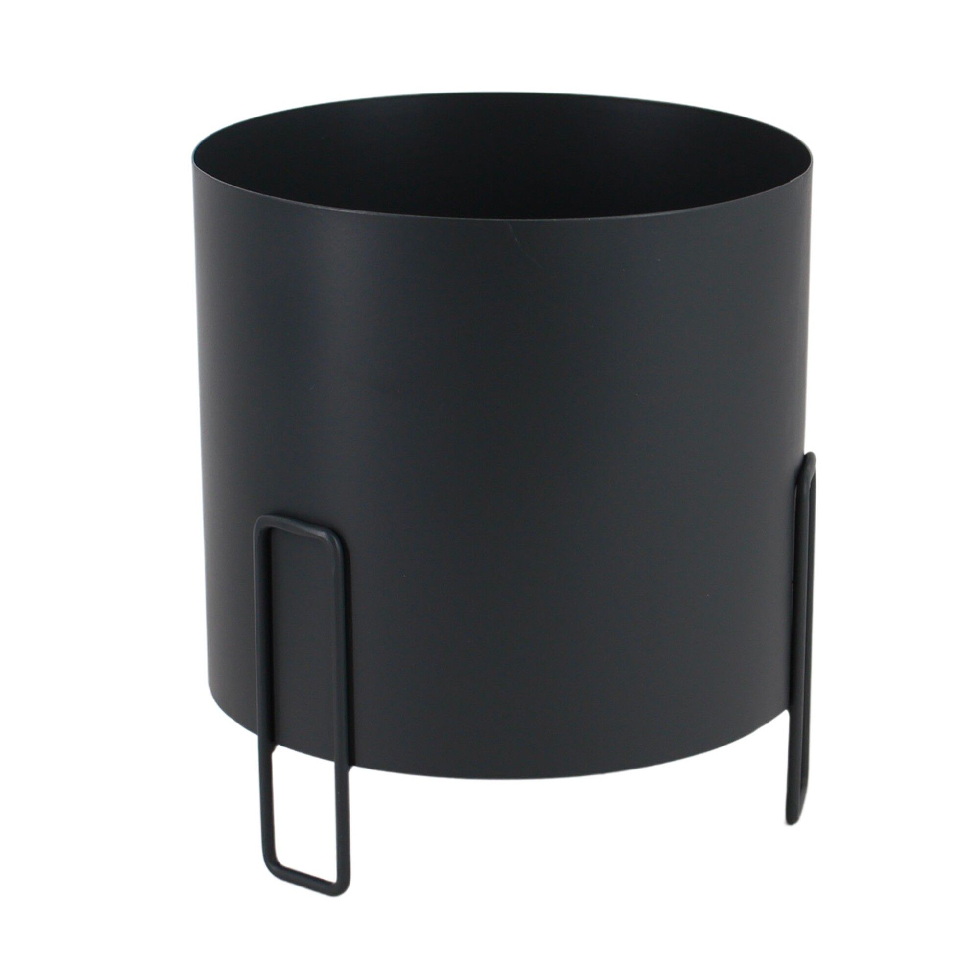 Pot en métal avec pieds