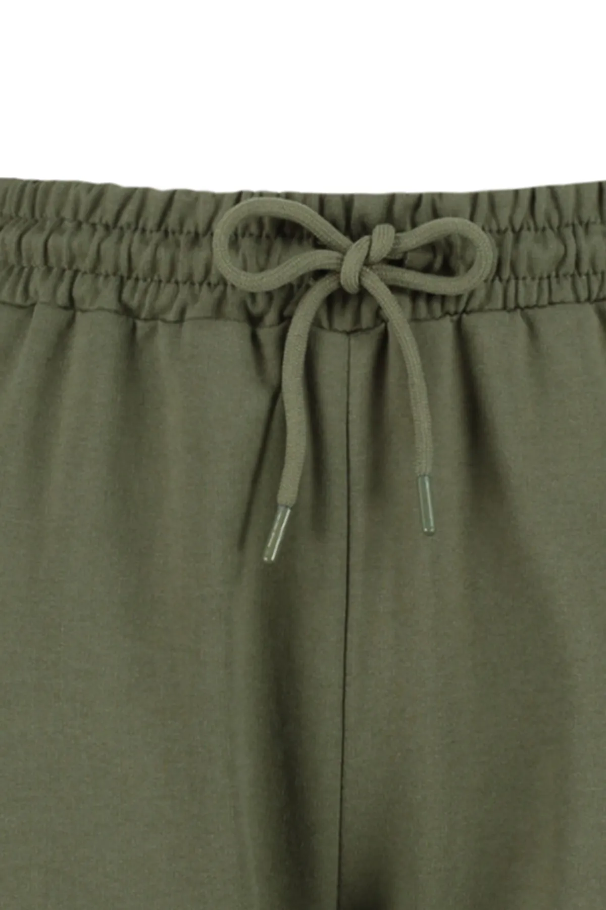 Trendyol Curve  Khakifarbene dünne Strickshorts TBBSS23AP00002