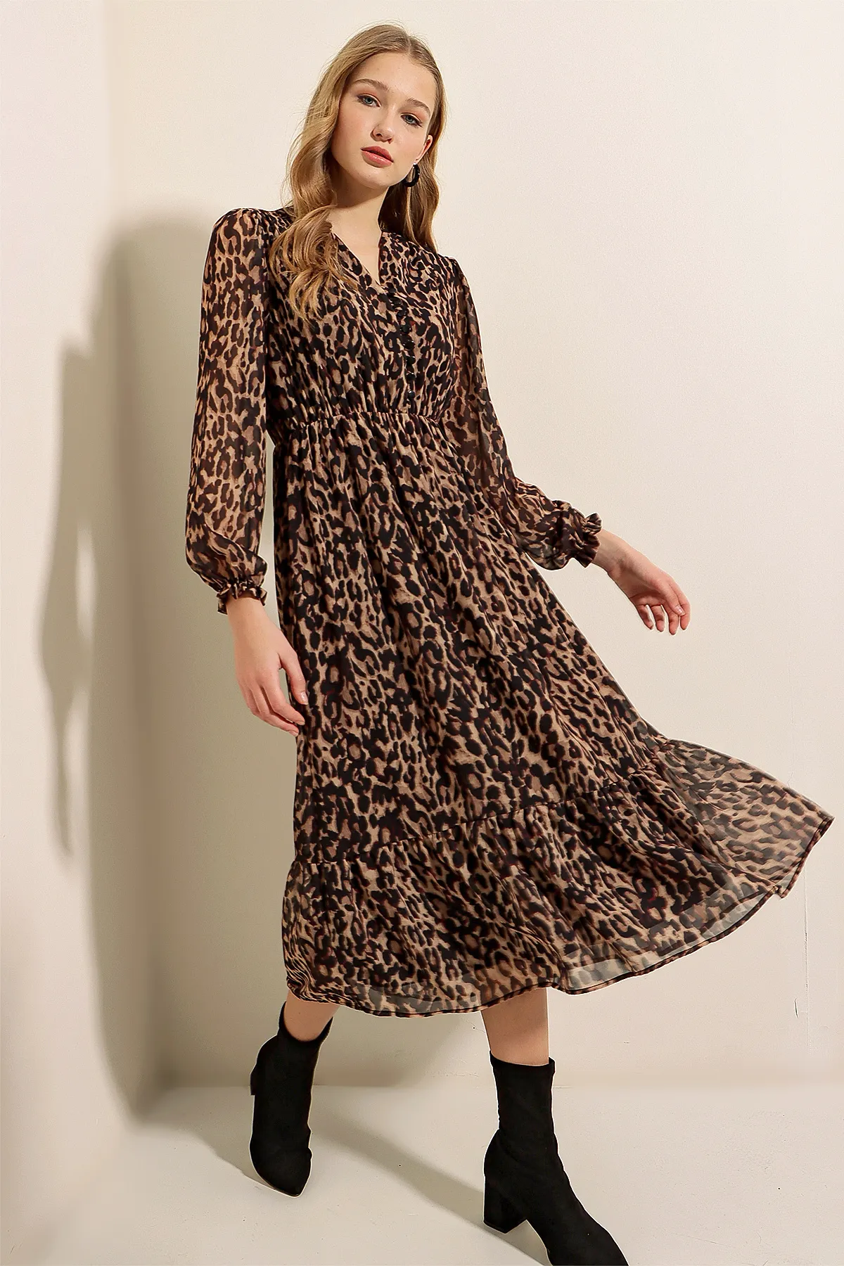 Bigdart  2137 Gemustertes Chiffonkleid – C. Brown