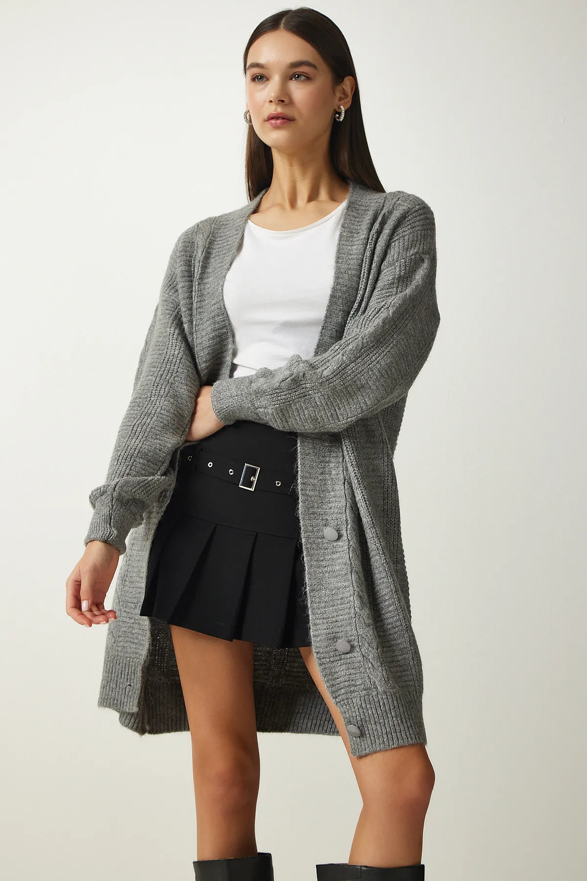Happiness İstanbul  Grauer Oversize-Strick-Cardigan mit Ballonärmeln für Damen DD01033