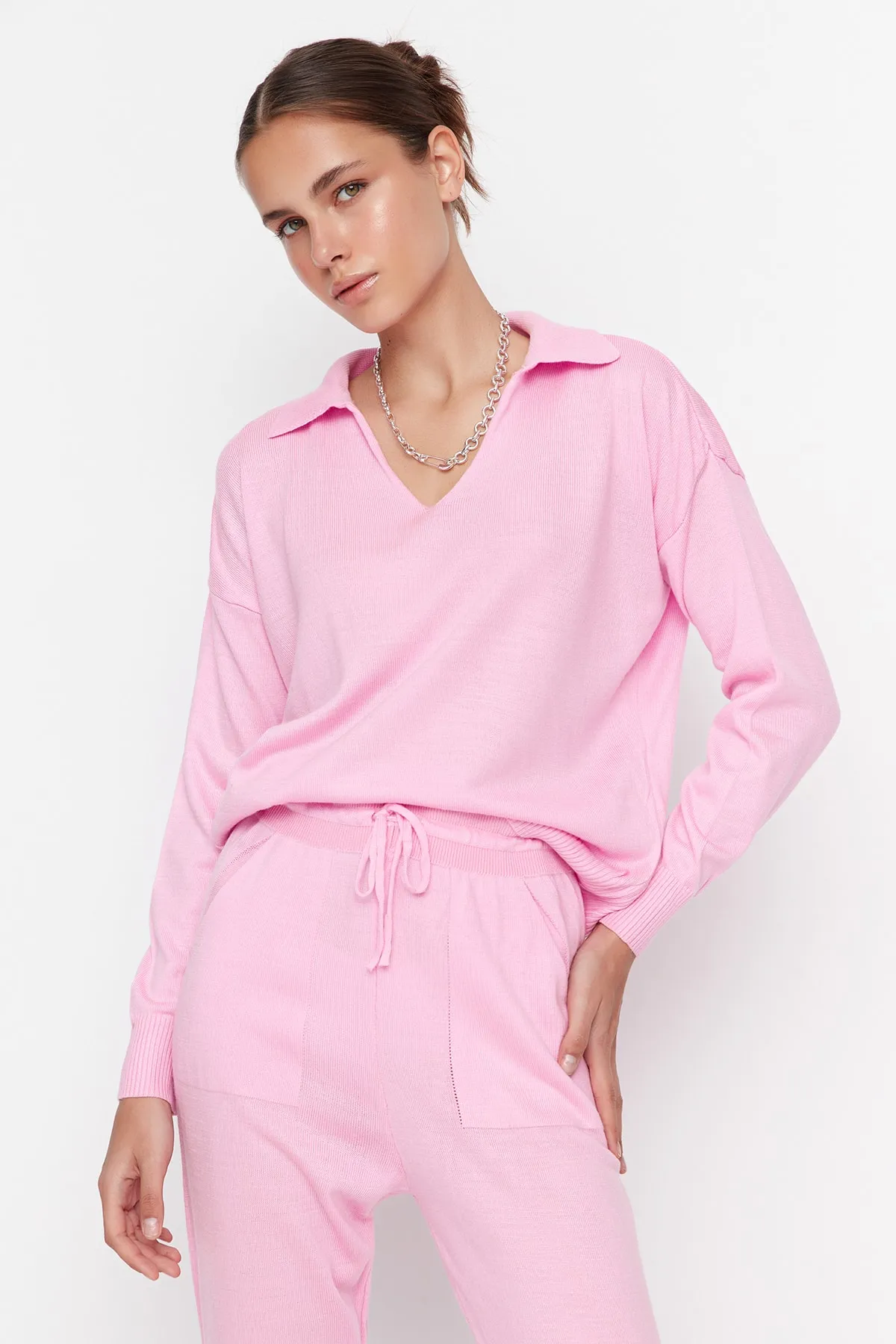 Trendyol Collection  Rosa Strickoberteil und -unterteil-Set mit Polokragen TWOAW22AU0059