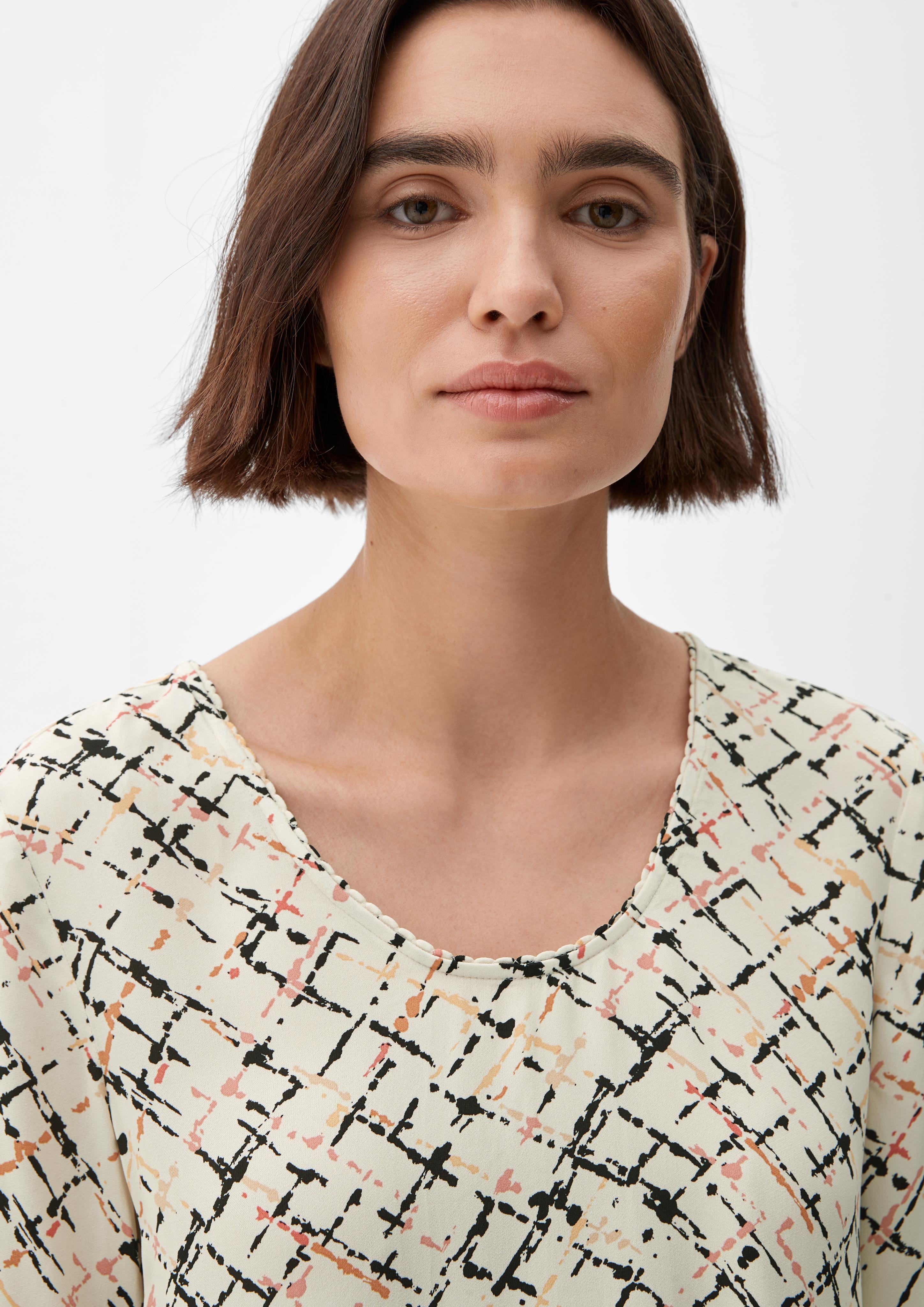 Viskosebluse mit Allovermuster  2121966-02A3