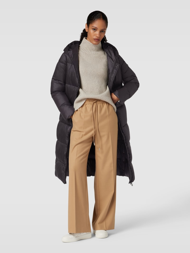 Steppmantel mit Kapuze Modell 'SHELLY' in schwarz