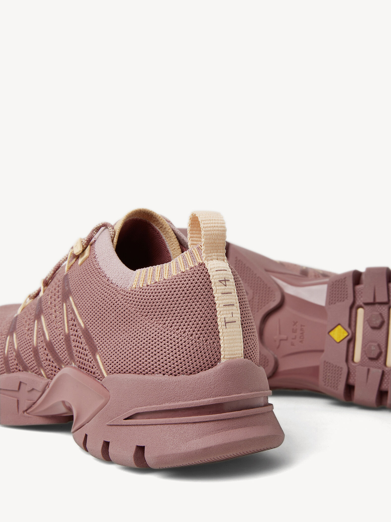 Chaussure de randonnée T-1141 - rouge