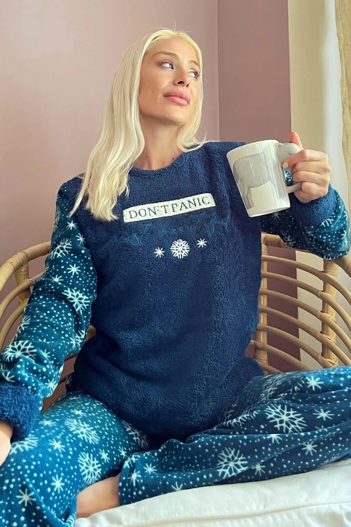 Pijamaevi  Petrolgrünes Dont Panic gemustertes Plüsch-Pyjama-Set für Damen