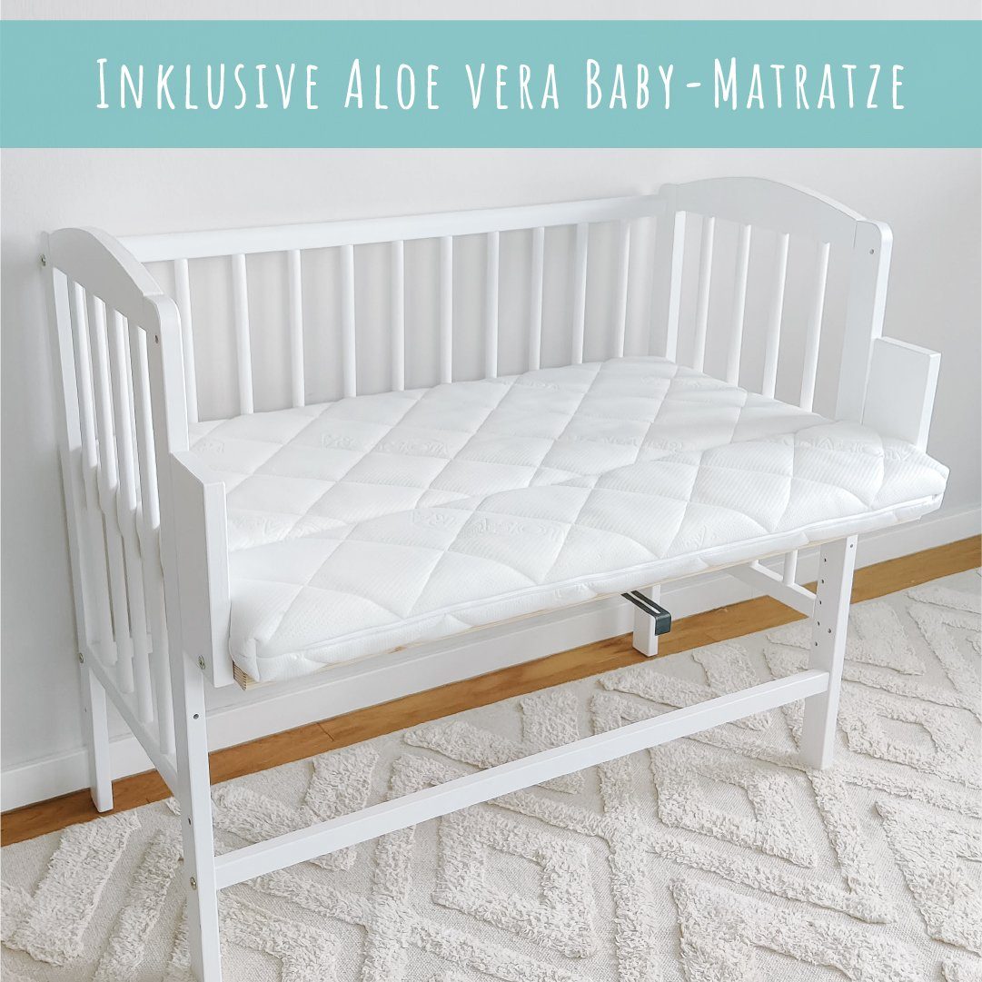 Kids Collective Beistellbett 90x40 cm mit Matratze, umbaubar zu 90x55 cm, 9 mal verstellbar, auch als Babywippe nutzbar, Kiefer-Vollholz in weiß