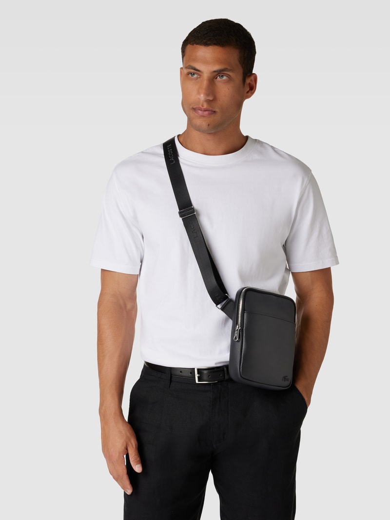 Crossbody Bag mit Label-Details in schwarz
