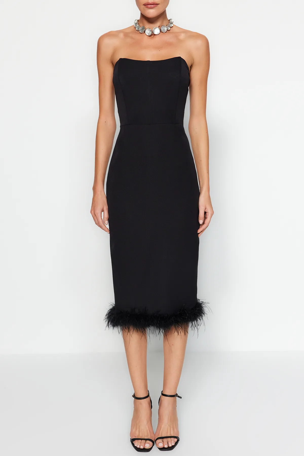 Trendyol Collection  Schwarzes, tailliertes, gewebtes Korsett-detailliertes, elegantes Abendkleid mit Otriches TPRAW24EL00182