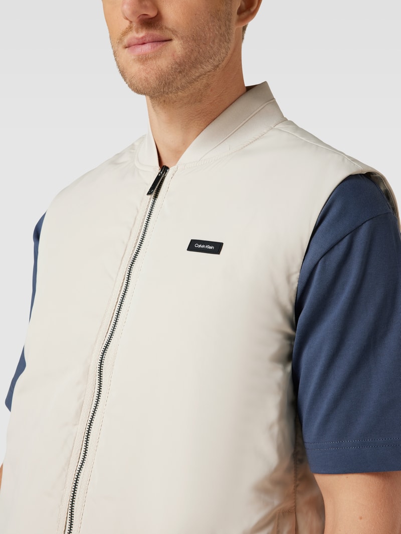 Weste mit Label-Patch Modell 'RECYCLED' in beige