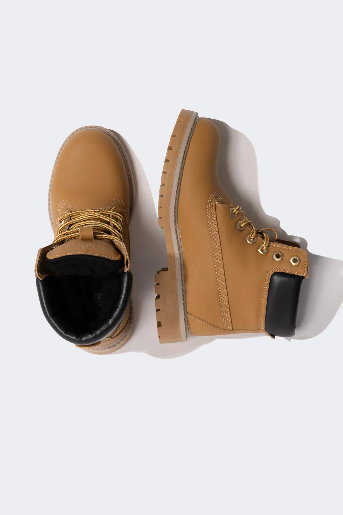 DeFacto  Jungen Stiefel aus Kunstleder mit gezackter Sohle B8342a823wn