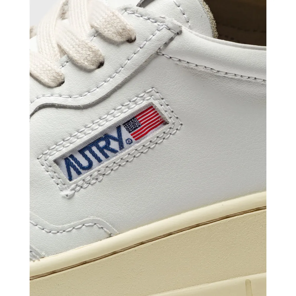 Autry Wmns Medalist Low AULWLL06 / weiss