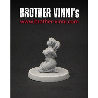 Woman in trouble (28 mm)
