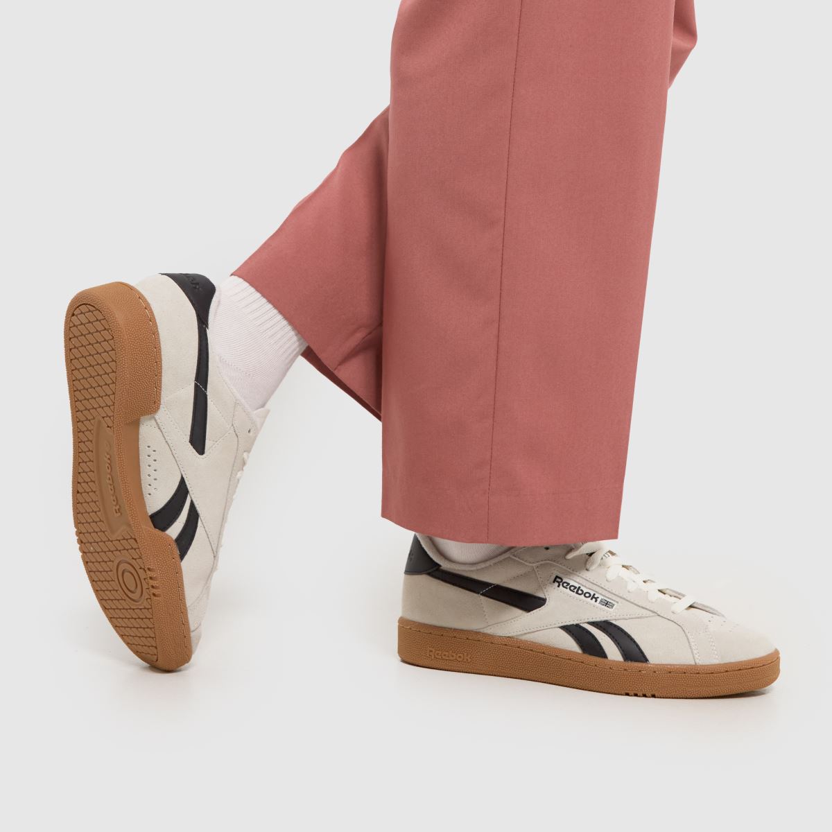 Reebok Club C – Vita och svarta marksneakers