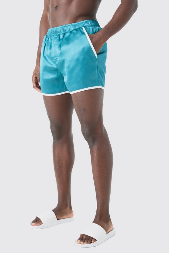 Smarte Badehose mit Paspeln und Druckknöpfen