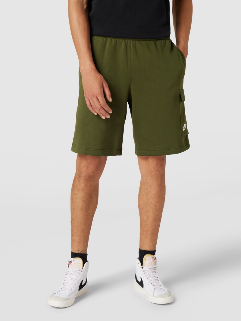 Sweatshorts mit Label-Stitching in olivgrün