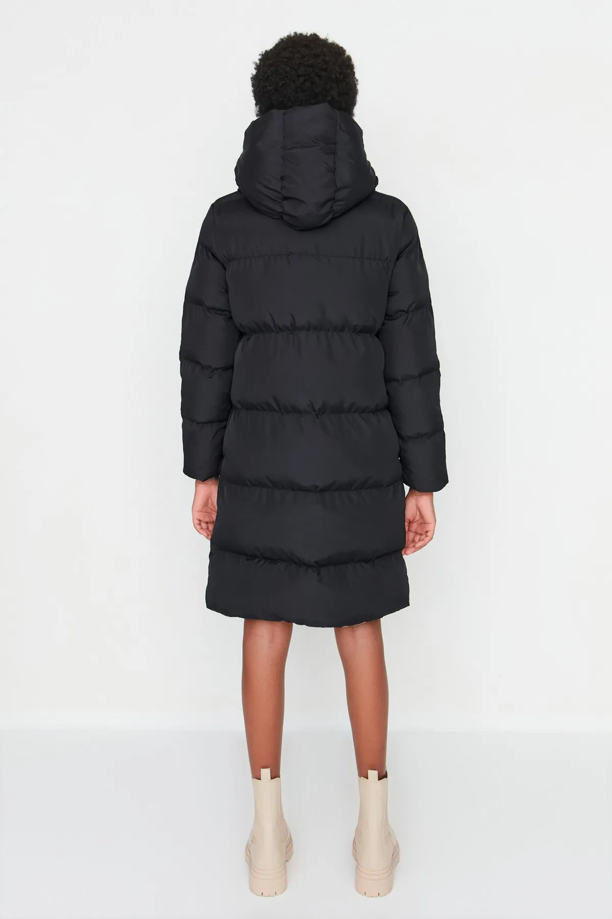 Trendyol Collection  Schwarz-beige, wendbare, wasserabweisende lange Pufferjacke mit Kapuze TWOAW23MO00052