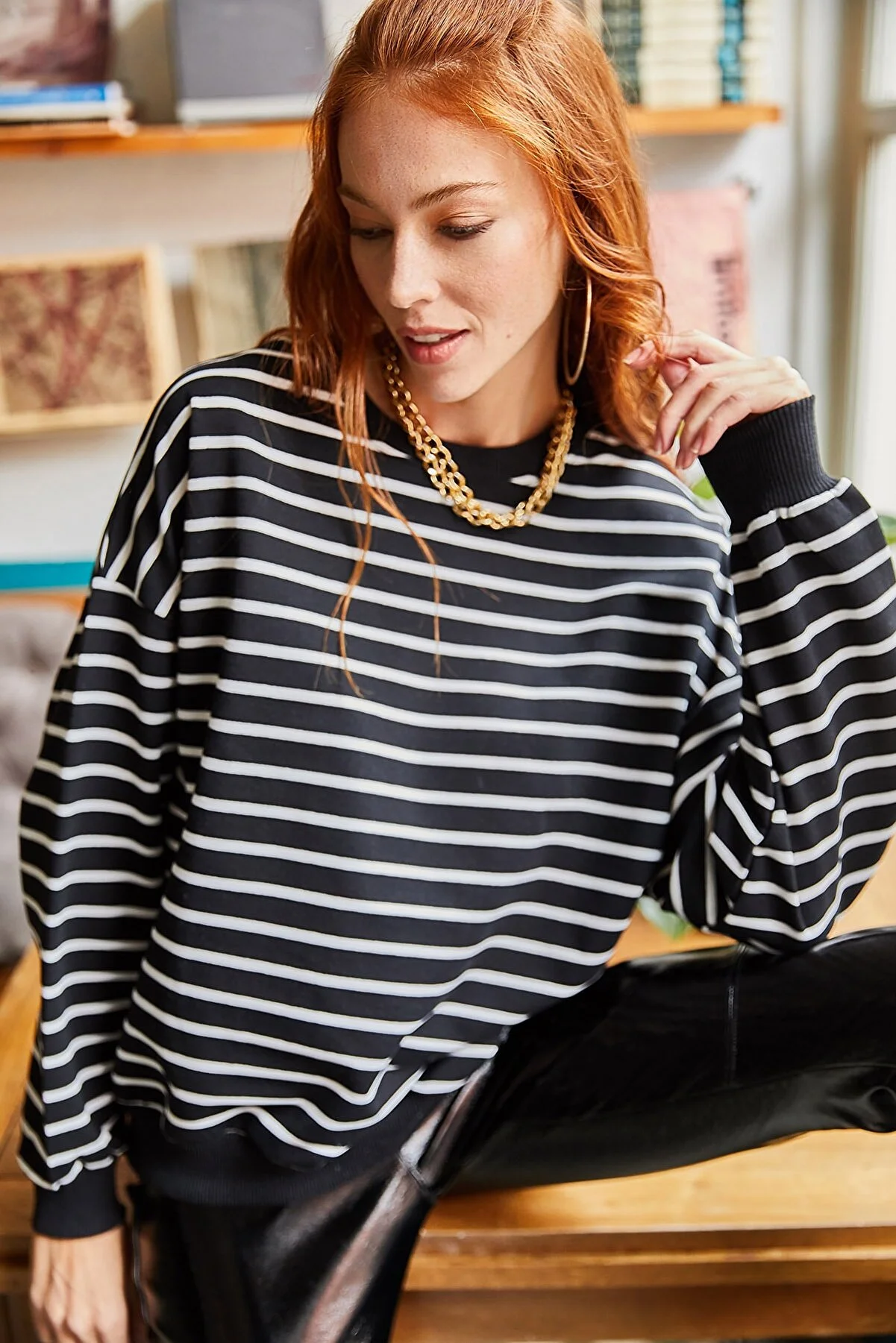 Olalook  Schwarz-weiß gestreiftes Damen-Sweatshirt mit weicher Struktur, lockeres Oberteil SWT-19000457