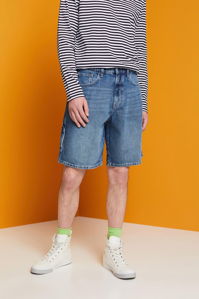 Locker geschnittene Jeansshorts