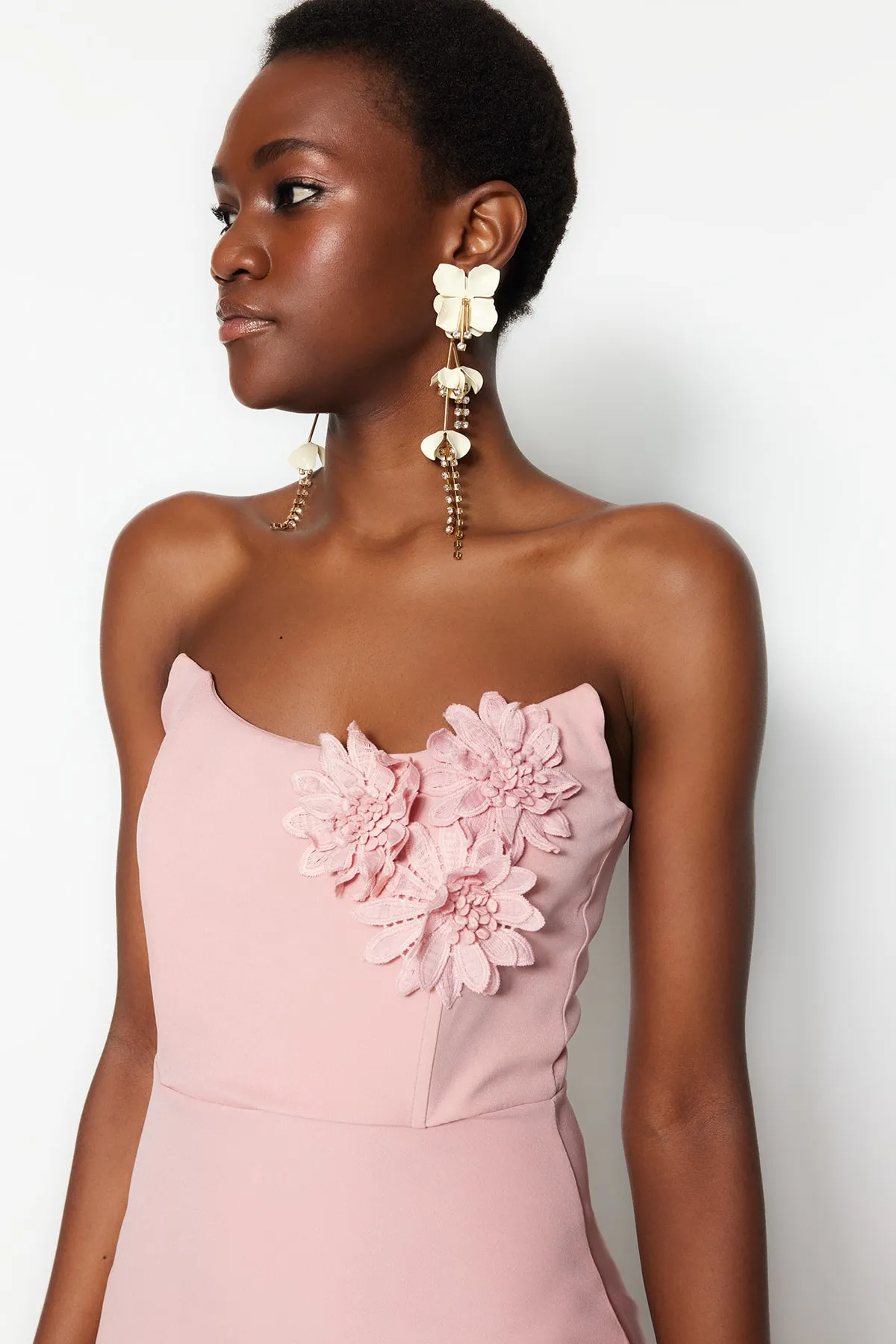 Trendyol Collection  Dusty Rose Tailliertes, gewebtes, elegantes Abendkleid TPRSS23EL00302