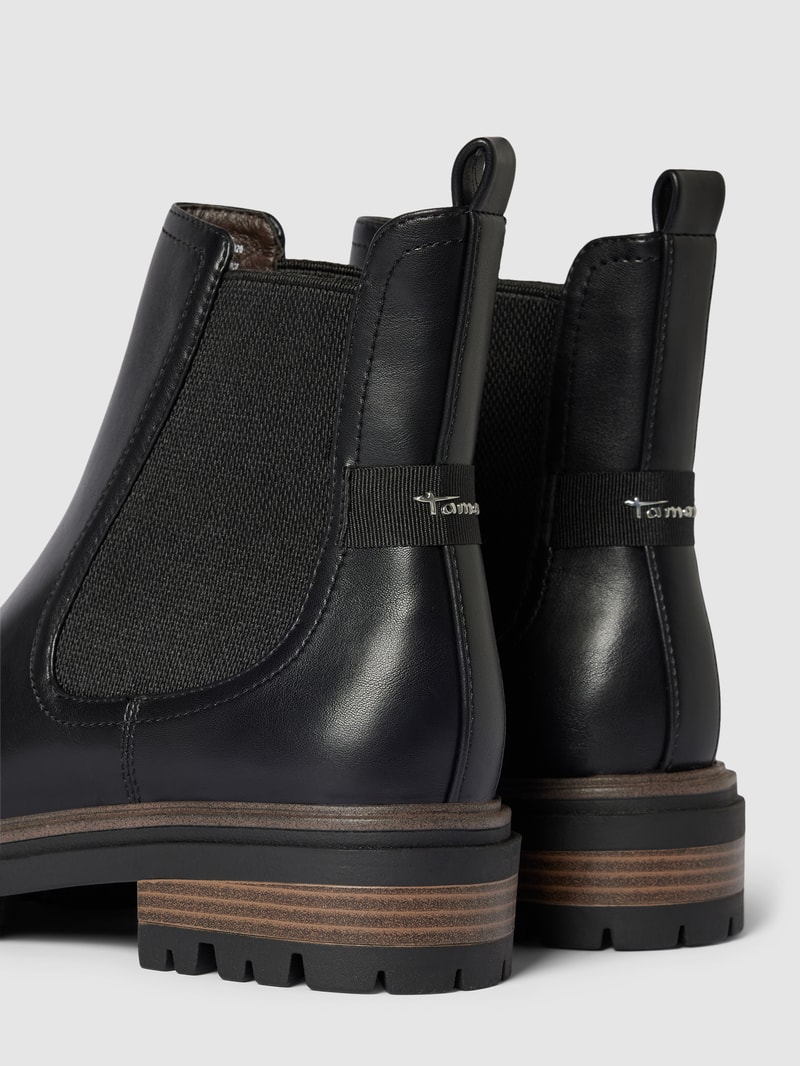Chelsea Boots mit Label-Applikation Modell 'Essential' in schwarz