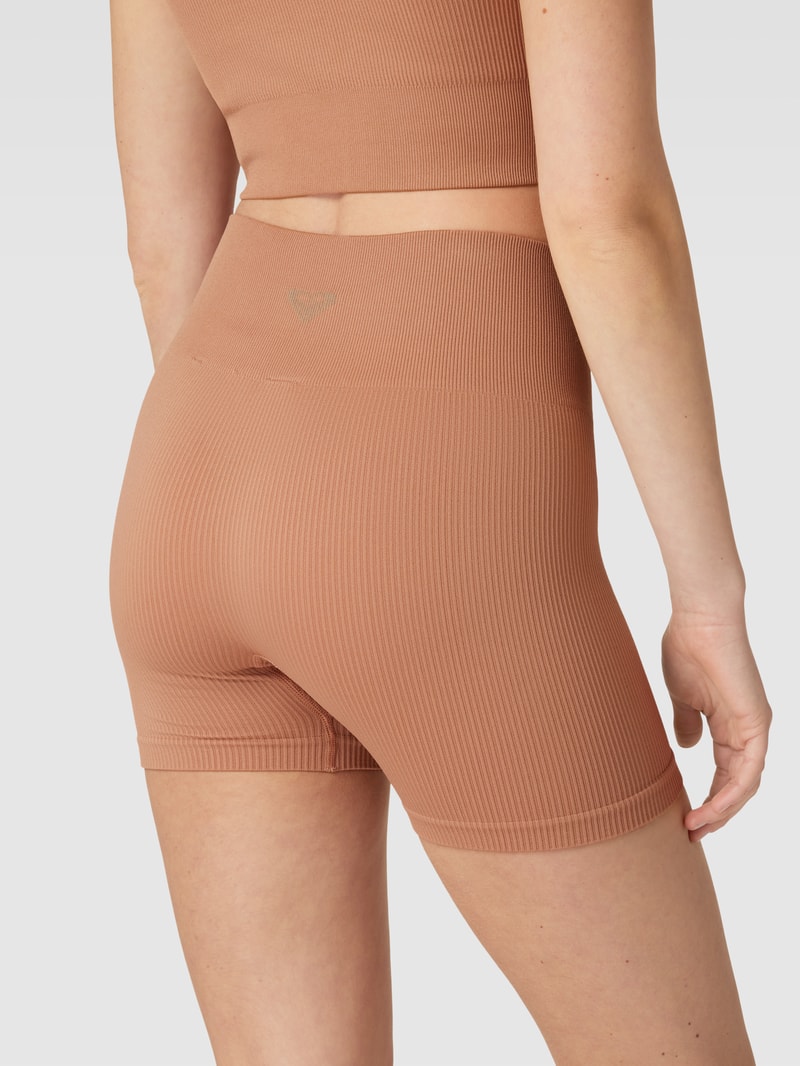 Shorts mit Ripp-Struktur Modell 'CHILL OUT' in camel