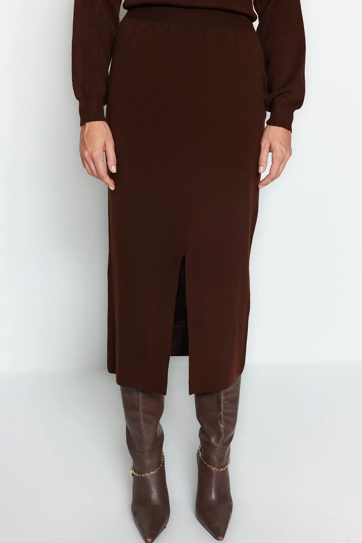 Trendyol Collection  Braunes Rollkragen-Strickoberteil und -Unterteil-Set TWOAW24AU00035