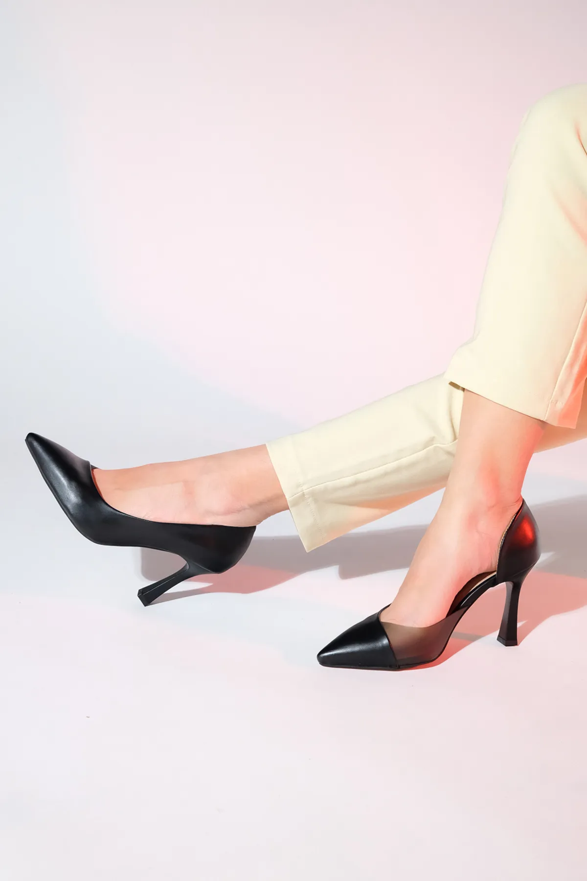 LuviShoes  653 Damenschuhe mit schwarzem Hautabsatz