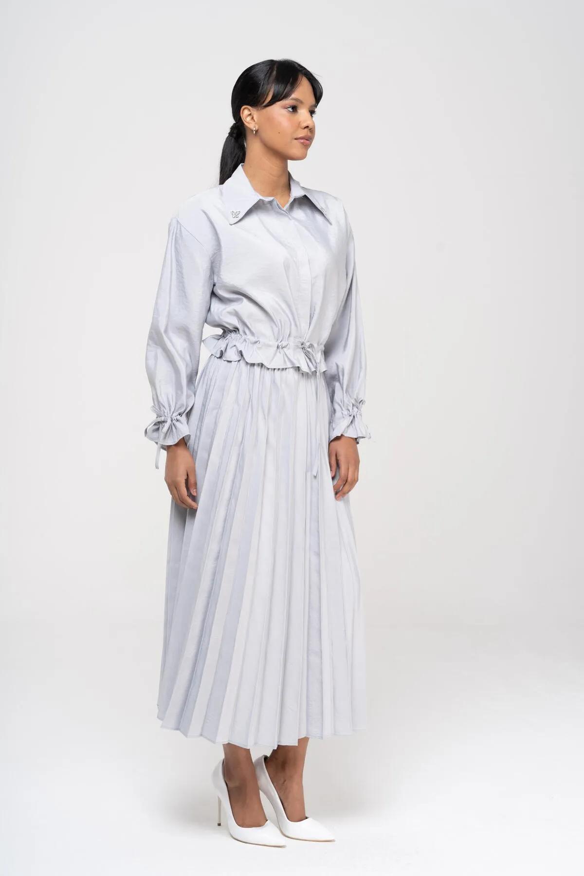 Olcay  Bluse mit Spitzendetail, elastischer Bund, Faltenrock, Anzug, GRAU 9223-TK