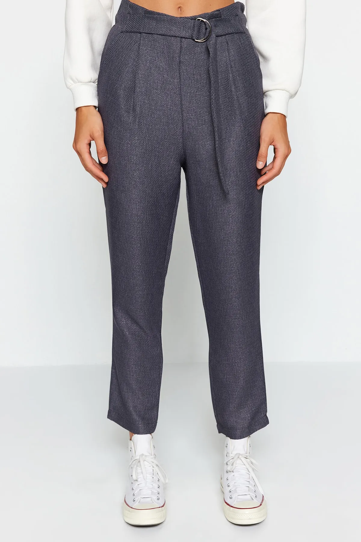 Trendyol Collection  Anthrazitfarbene, gewebte Zigarettenhose TWOAW21PL0316