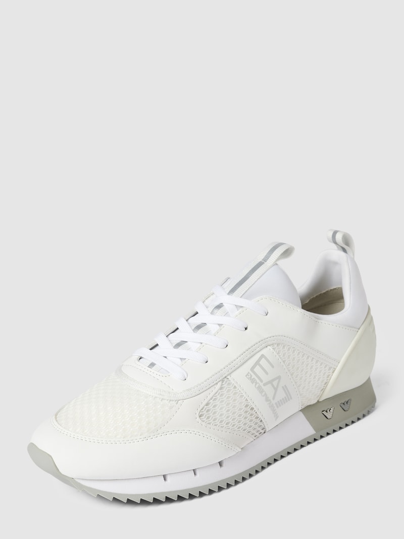 Sneaker mit Label-Details in weiß