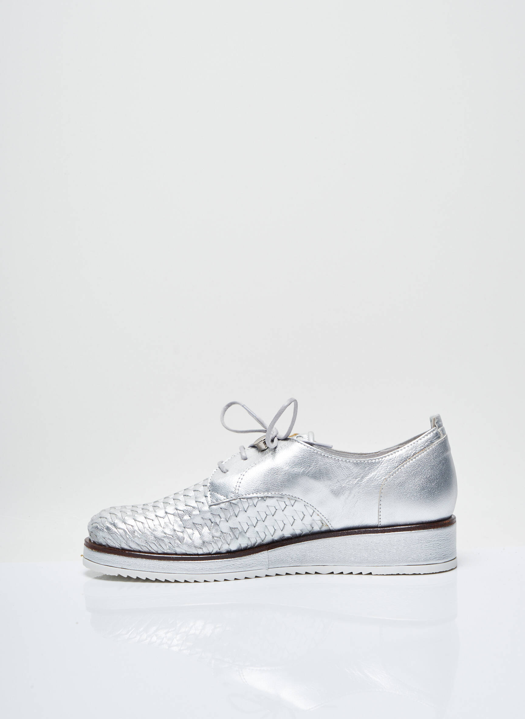 Regard Derby Femme couleur gris