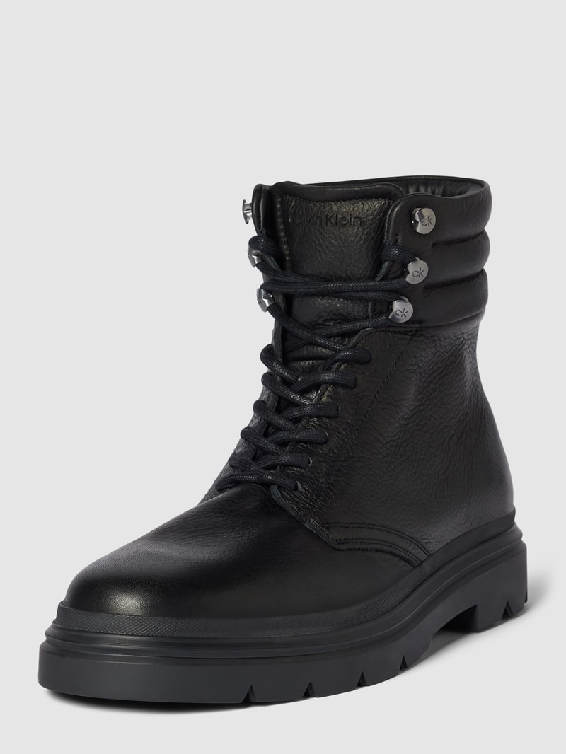 Schnürboots aus Leder mit Label-Detail in schwarz
