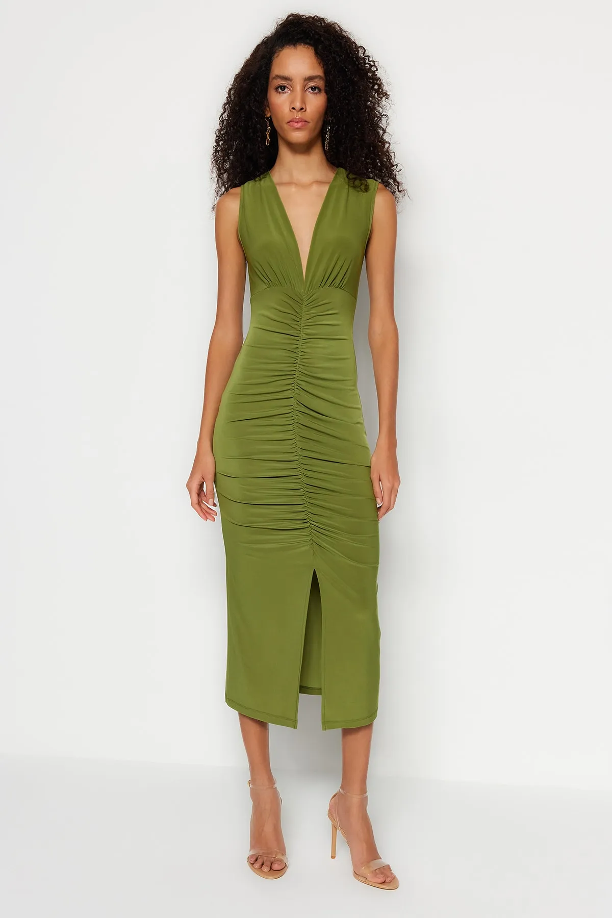 Trendyol Collection  Grünes tailliertes/figurbetontes Midi-Bleistiftkleid aus flexiblem Strick mit Raffung TWOSS23EL00751