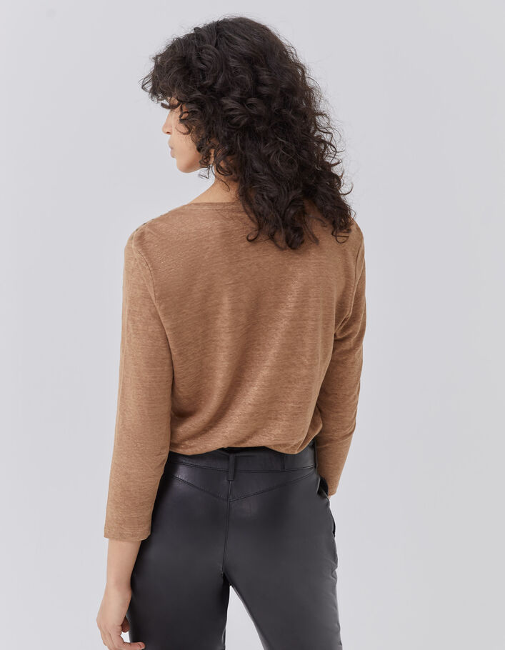 Tee-shirt beige en lin foil détails clous bijous femme