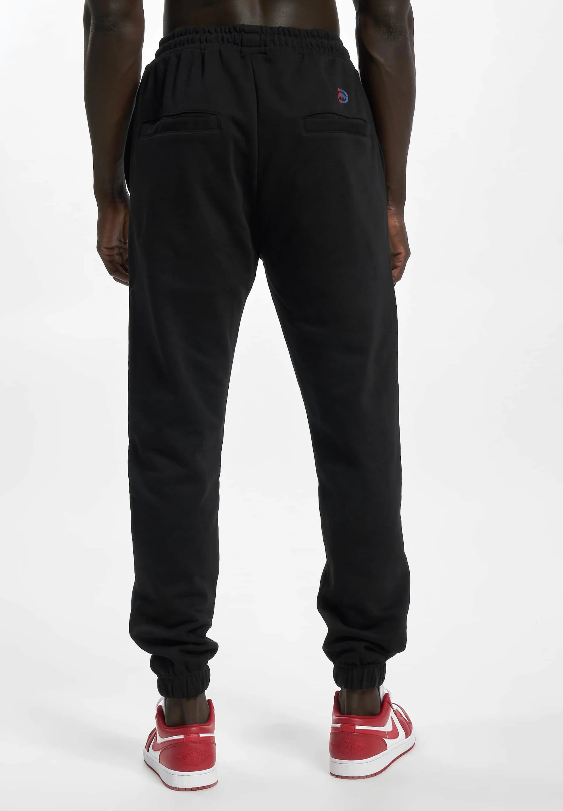 Pantalones deportivos ecko unltd.