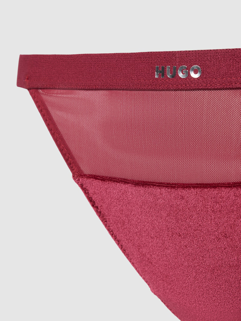 String in semitransparentem Design Modell 'Velvet' in bordeaux rot