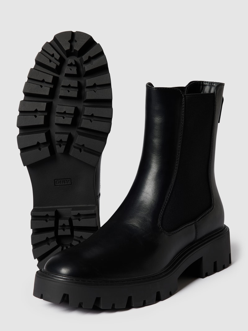 Chelsea Boots mit profilierter Sohle Modell 'BETTY' in schwarz
