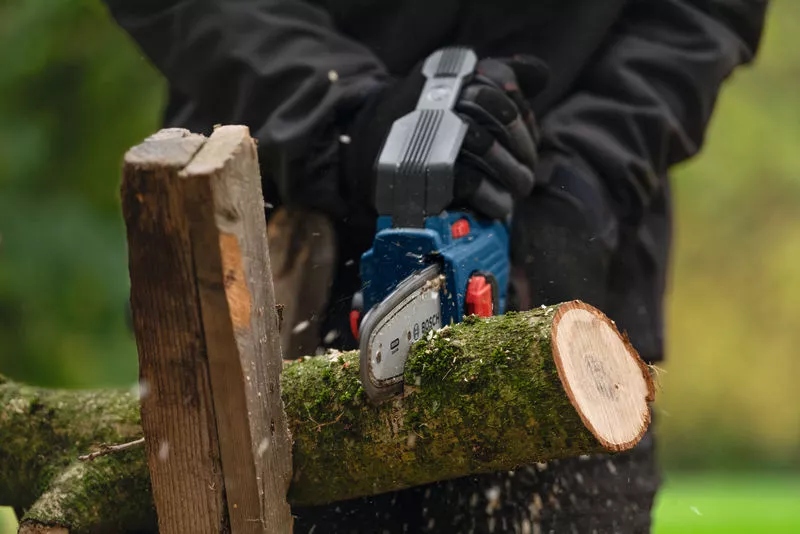 Bosch Blue 06008D7000 GKE 18V-15 Sladdlös sekatörsåg exkl. batterier och laddare