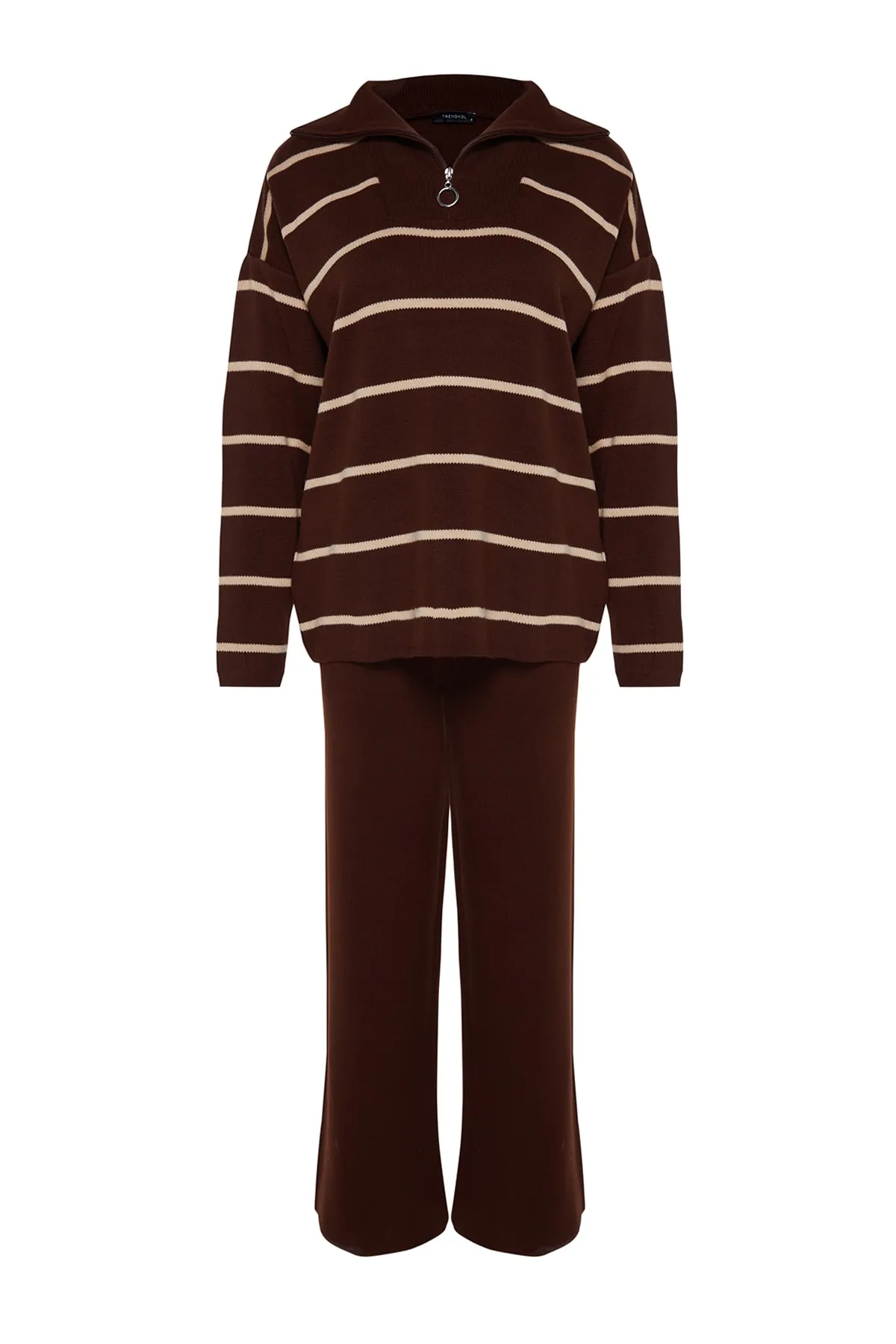 Trendyol Collection  Braunes Strickoberteil und -unterteil im weiten Schnitt TWOAW24AU00025