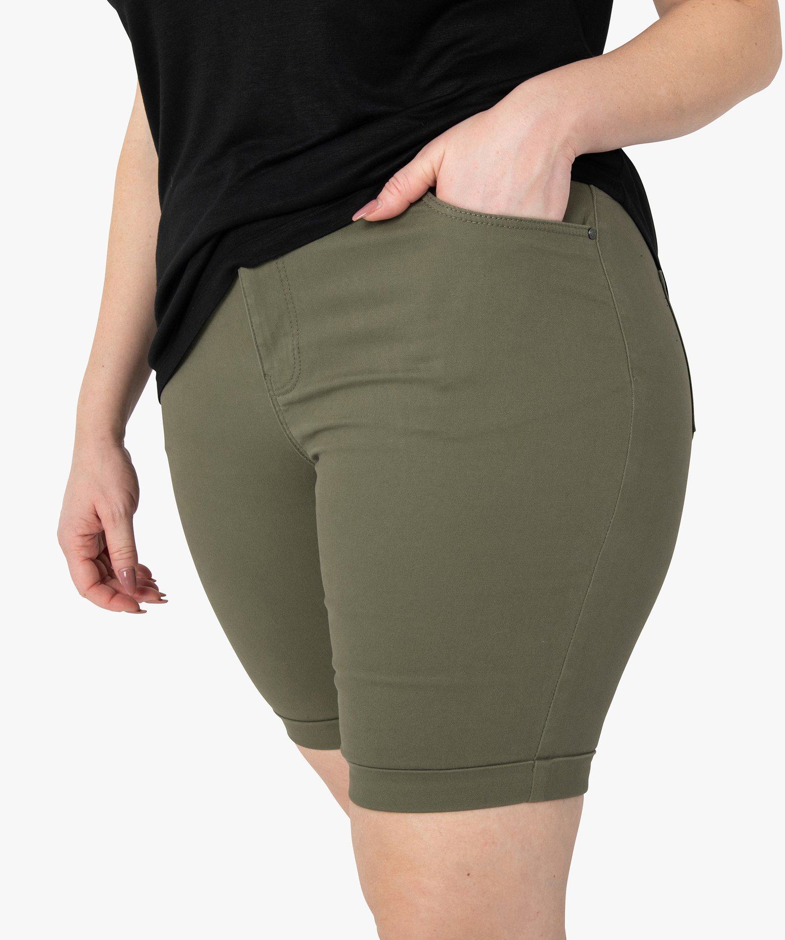 Bermuda femme grande taille en toile extensible coupe ajustée | GEMO