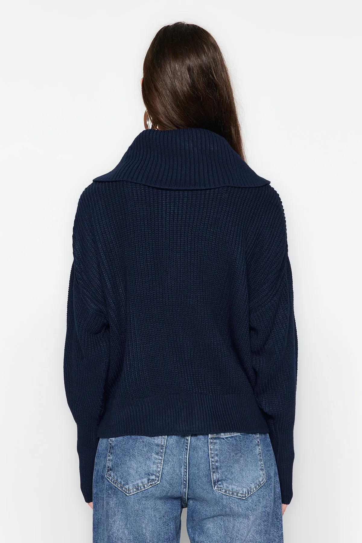 Trendyol Collection  Marineblauer Strick-Cardigan mit Degaje-Kragen und Reißverschluss TWOAW24HI00072