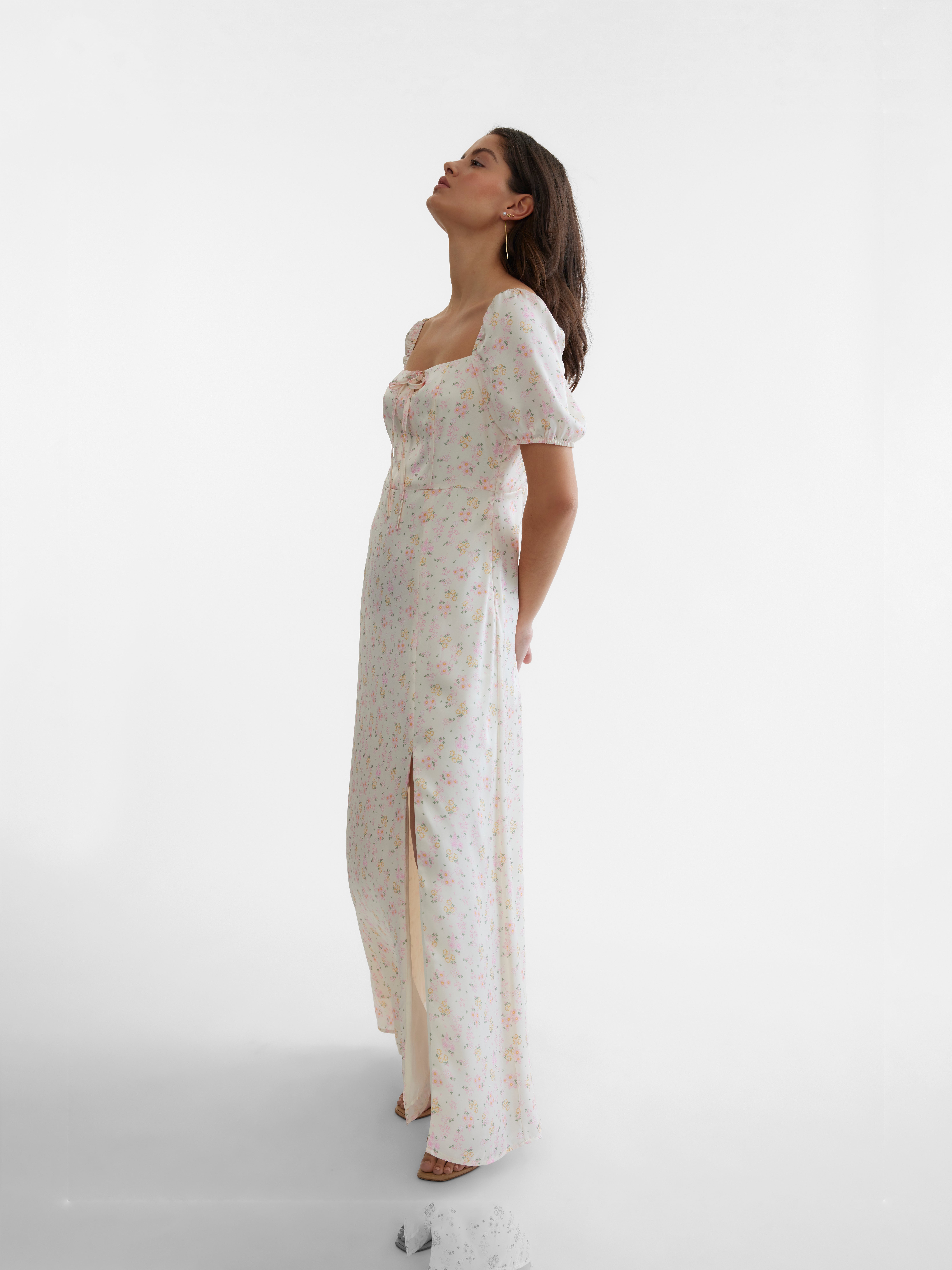 SOMETHINGNEW Styled by; Claudia Bhimra  Langes Kleid