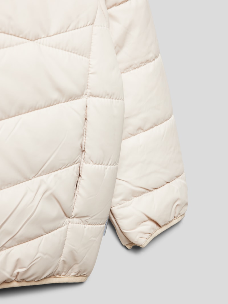 Steppjacke mit Eingrifftaschen Modell 'LIGHT MEMPHIS' in offwhite