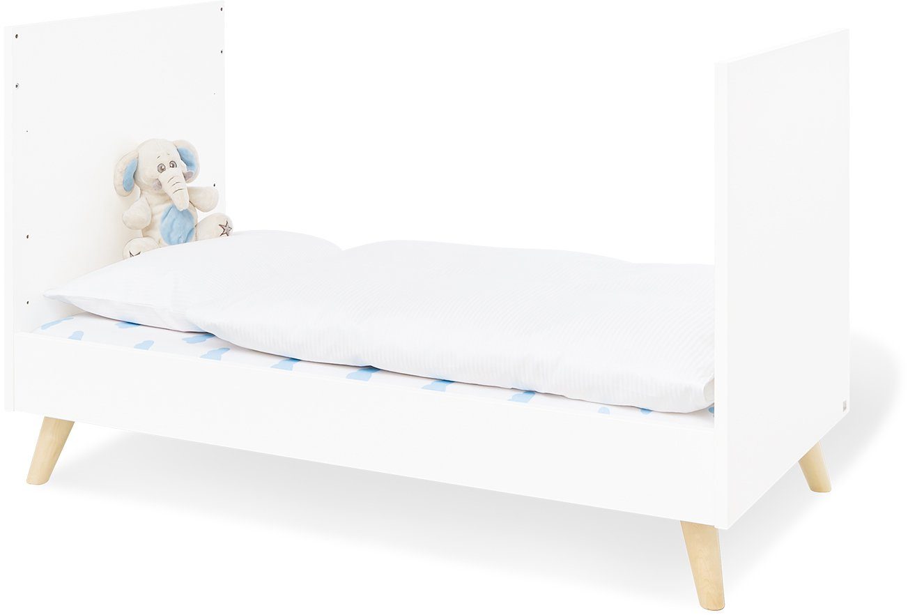 Pinolino® Babyzimmer-Komplettset Move, (Set, 4-St., Kinderbett, Wickelkommode, Kleiderschrank, Wandregal), breit groß; mit Kinderbett, Wickelkommode & Wandregal
