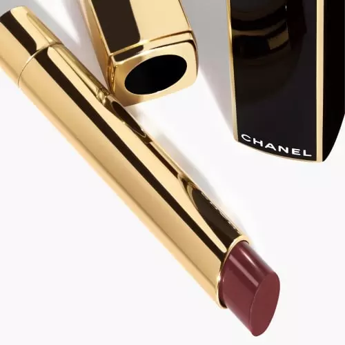 ROUGE ALLURE L'EXTRAIT High-intensity red. an extract of light and care