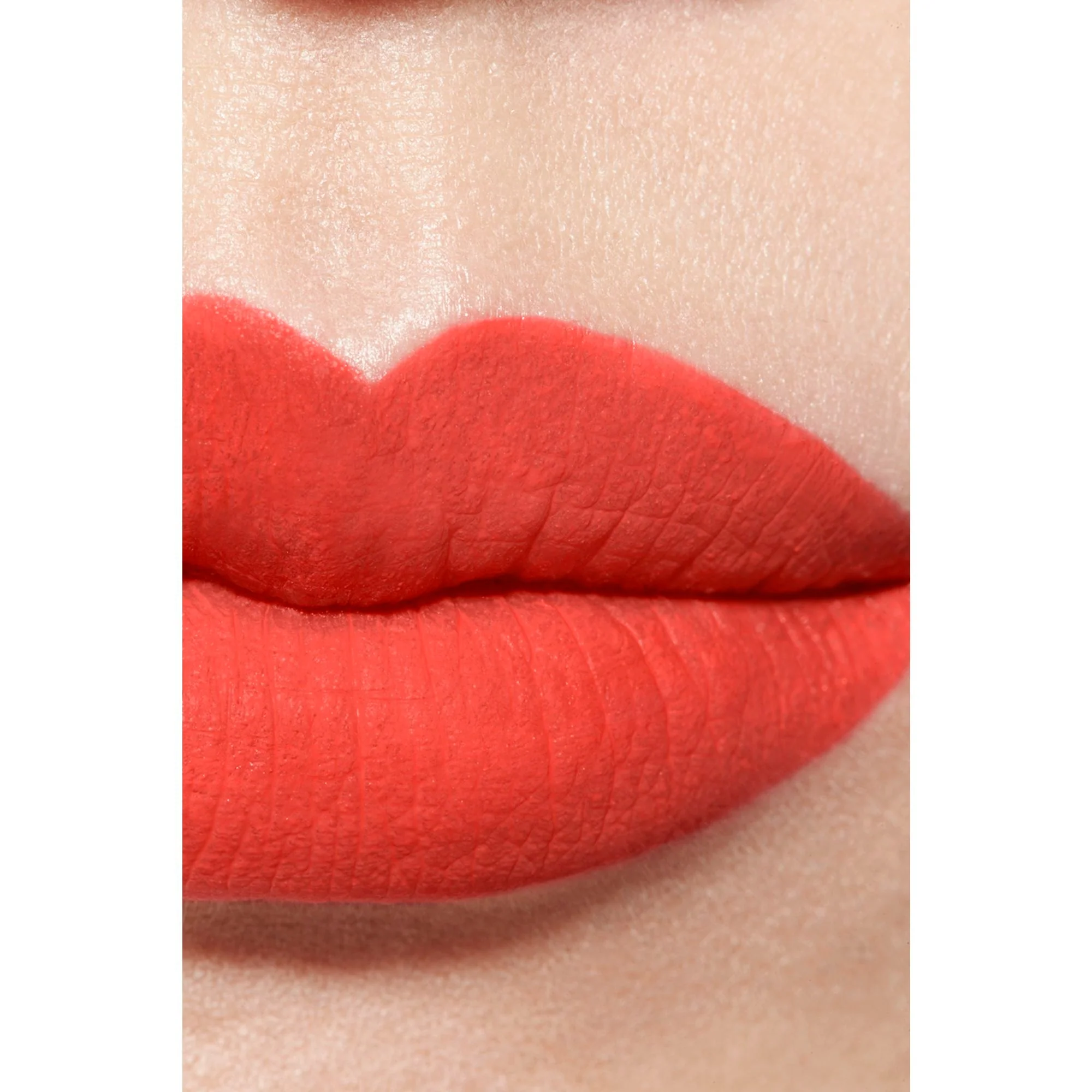 ROUGE ALLURE LIQUID VELVET – DET ULTRA LÅNGVARIGA, INTENSIVT MATT FLYTANDE LÄPPSTIFTEN